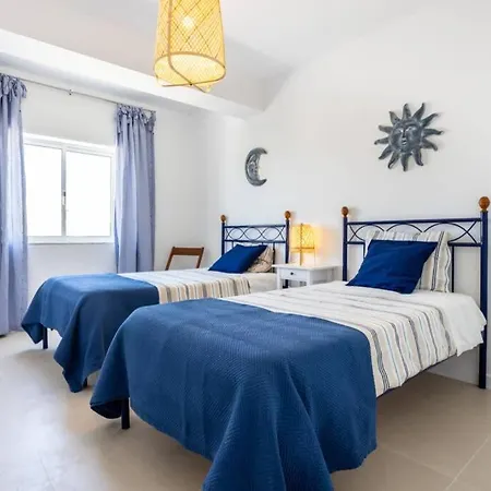 Cozy Ap Renovado 1ª Linha De - Armacao Pera شقة