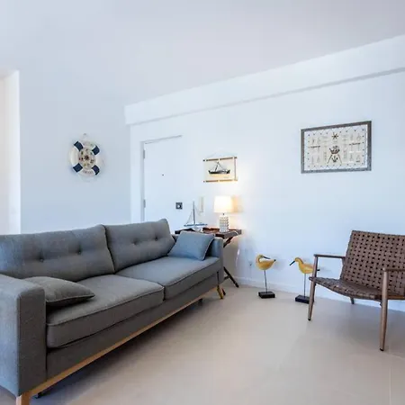 Cozy Ap Renovado 1ª Linha De - Armacao Pera *